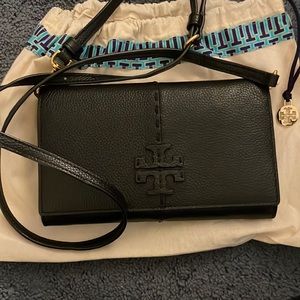 Pristine condition Tory Burch McGraw wallet crossbody